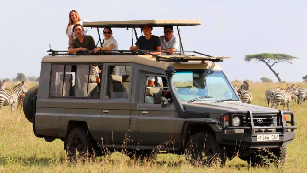 4x4 safari vehicles in Tanzania